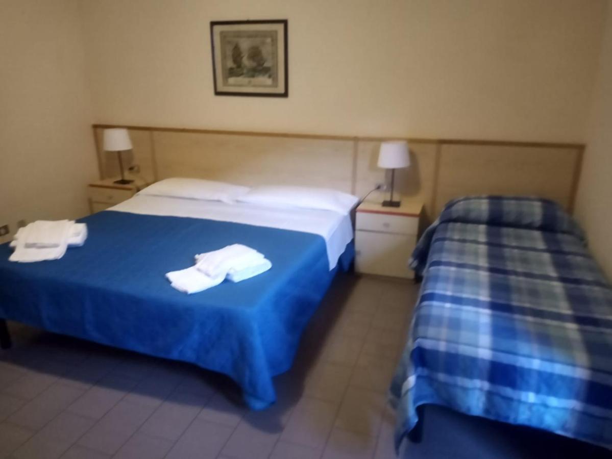 Hotel Lupo Di Mare Marina di Castagneto Carducci Bagian luar foto
