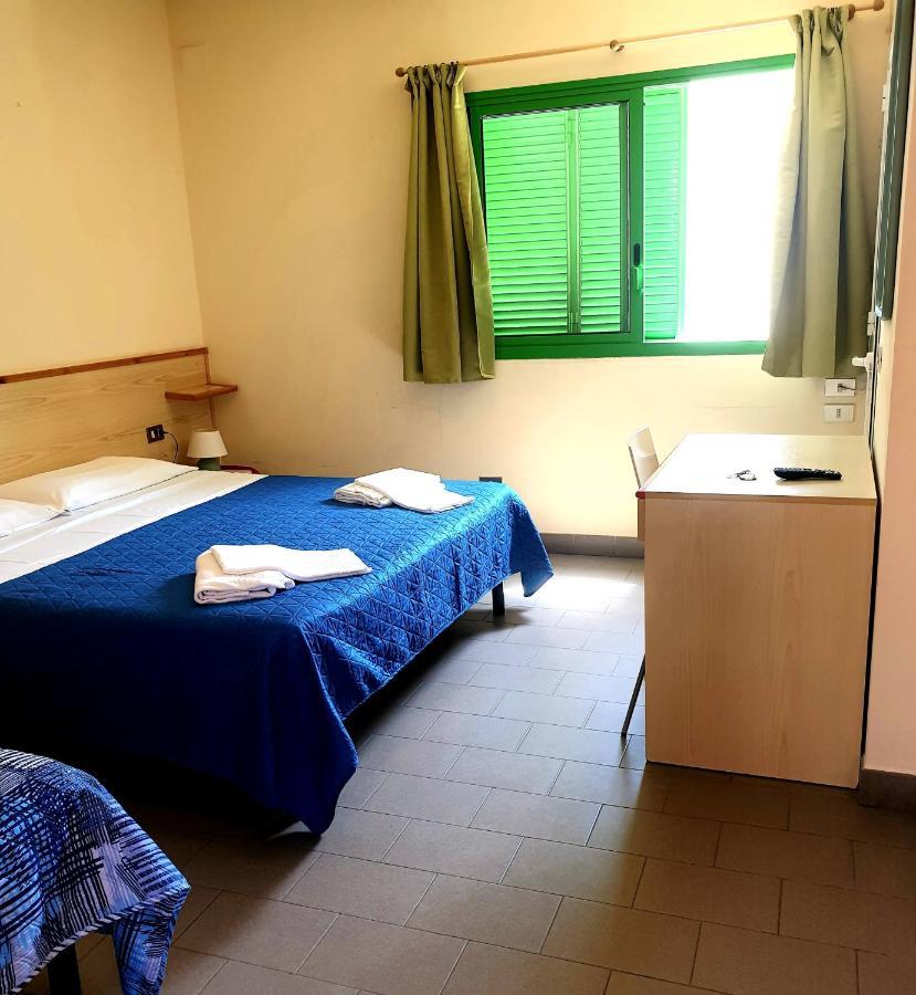 Hotel Lupo Di Mare Marina di Castagneto Carducci Bagian luar foto