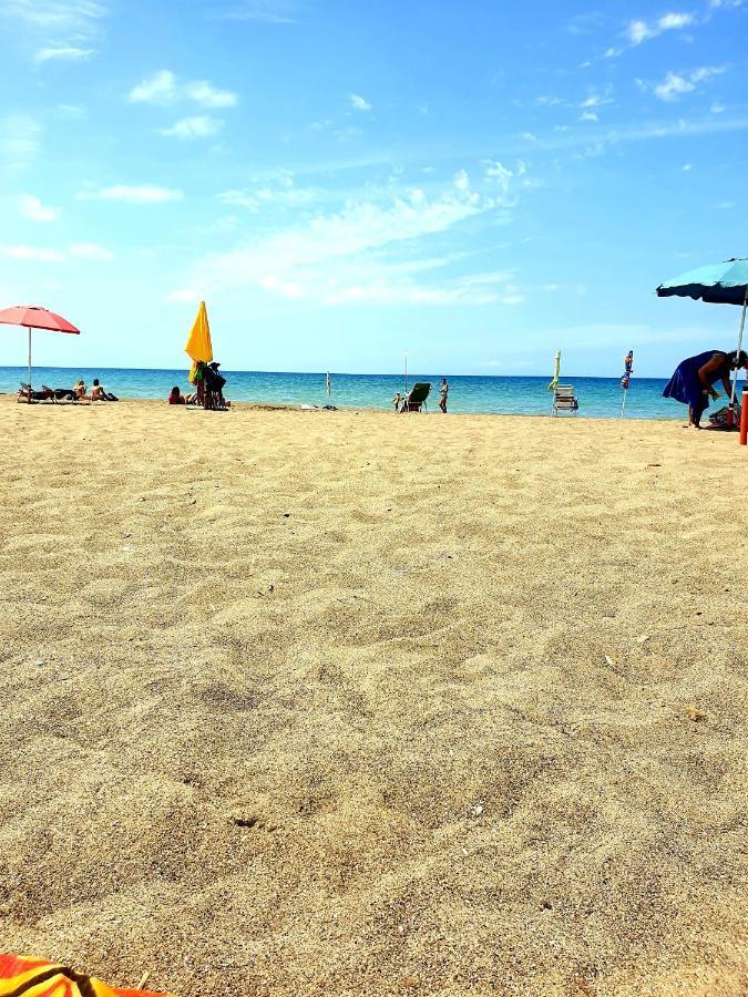 Hotel Lupo Di Mare Marina di Castagneto Carducci Bagian luar foto