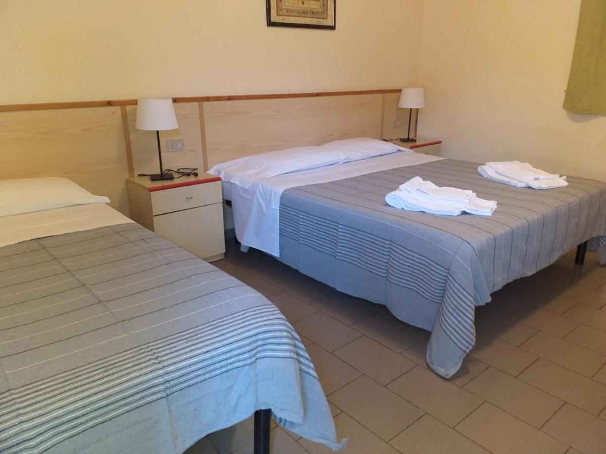 Hotel Lupo Di Mare Marina di Castagneto Carducci Bagian luar foto